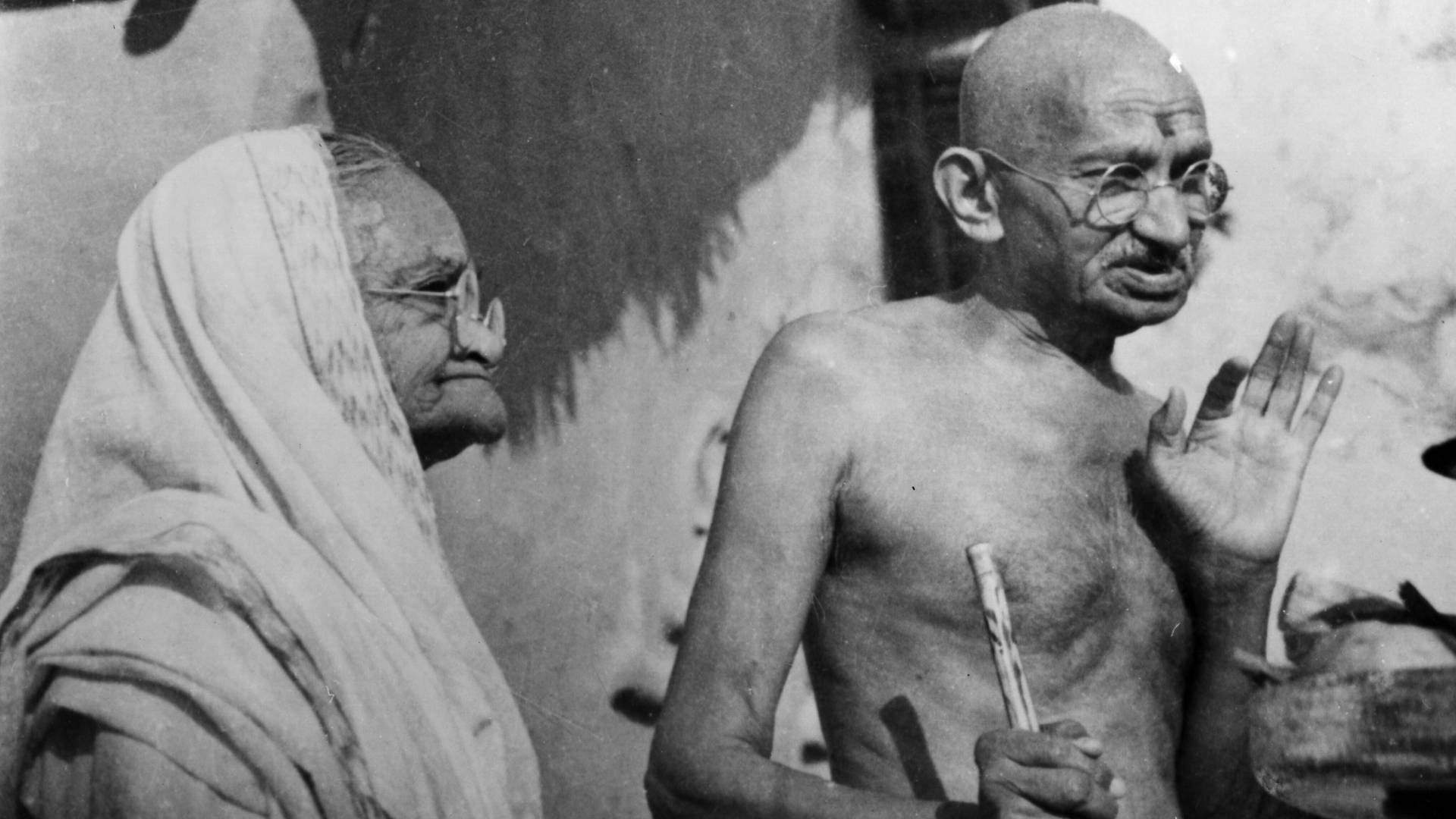 Mahatma Gandhi mit seiner Frau Kastruba im Jahr 1942